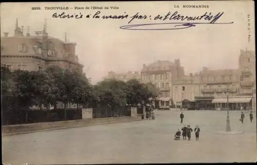 Ak Trouville Calvados, Place de l'Hôtel de Ville