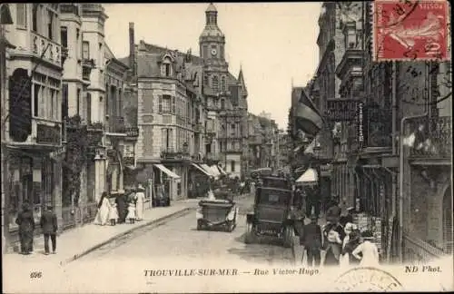 Ak Trouville Calvados, Rue Victor-Hugo, Automobile