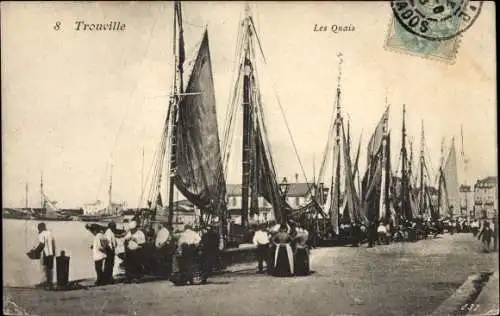 Ak Trouville Calvados, les Quais, Hafenszene, Fischerboote