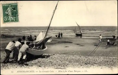 Ak Arromanches Calvados, la Grande Cale, Mise à flot d'une barque, Segelboote