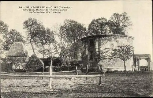 Ak Saint Pierre sur Dives Calvados, entrée du Manoir de Thomas Dunot