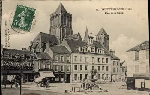 Ak Saint Pierre sur Dives Calvados, Place de la Mairie