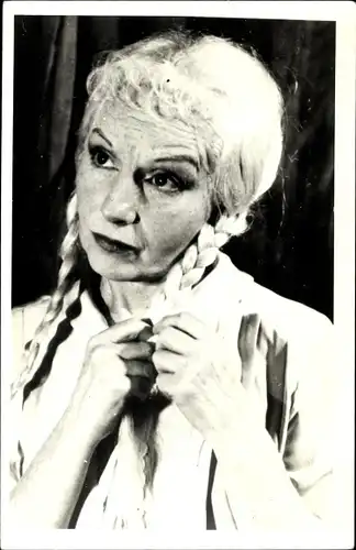 Foto Ak Schauspielerin Elisabeth Bergner, Portrait, Zöpfe