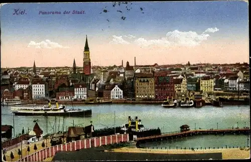 Ak Kiel in Schleswig Holstein, Panorama der Stadt mit Rathausturm, Dampfer