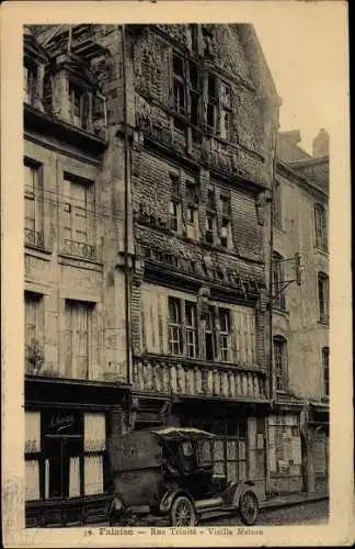 Ak Falaise Calvados, Rue Trinite, Vieille Maison