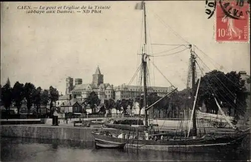Ak Caen Calvados, Le Port et l'Église de la Trinité
