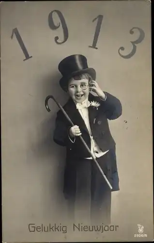 Ak Glückwunsch Neujahr, Jahreszahl 1913, Junge als Erwachsener mit Zylinder und Monokel