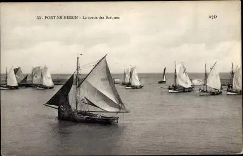 Ak Port en Bessin Calvados, La Sortie des Barques