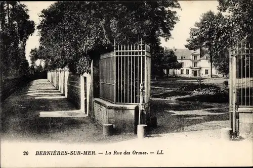 Ak Bernières sur Mer Calvados, La Rue des Ormes