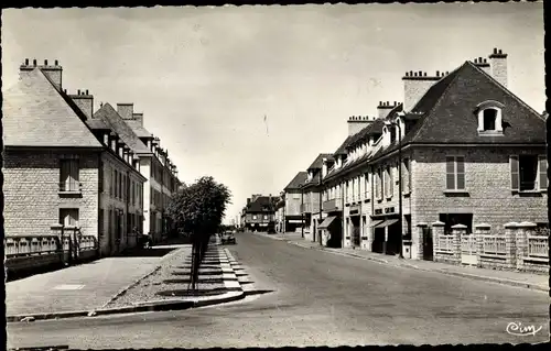 Ak Aunay sur Odon Calvados, Rue d'Harcourt