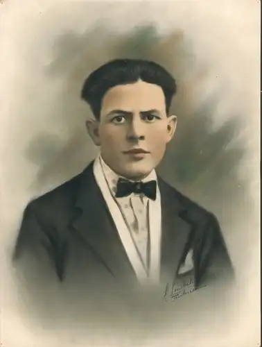 Foto Combalié, Henri, Tolouse, Portrait, Junger Mann, Fliege, Anzug