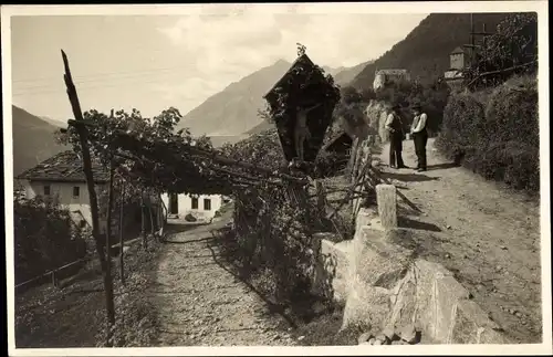 Ak Dorf Tirol Tirolo Südtirol, Castello Tirolo, Partie im Ort