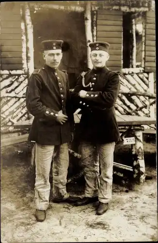 Foto Ak Deutsche Soldaten in Uniformen, Schützenschnur, Standportrait