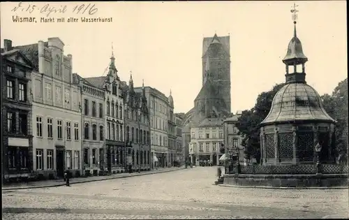 Ak Wismar in Mecklenburg, Markt mit alter Wasserkunst, Pavillon, Turm