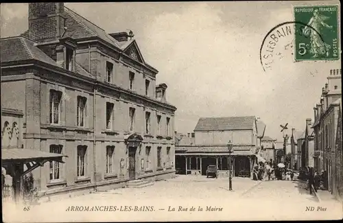 Ak Arromanches les Bains Calvados, La Rue de la Mairie