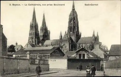 Ak Bayeux Calvados, La Cathedrale, vue prise Boulevard