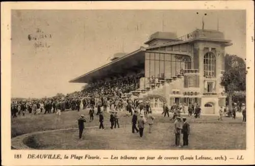 Ak Deauville La Plage Fleurie Calvados, Les tribunes un jour de courses