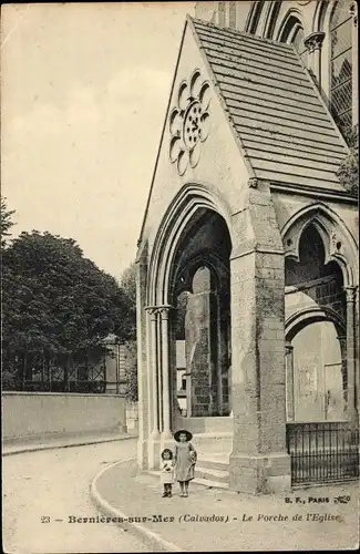 Ak Bernières sur Mer Calvados, Le Porche de l'Eglise