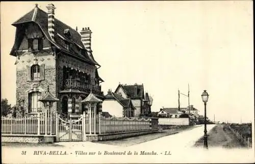 Ak Ouistreham Riva Bella Calvados, Villas sur le Boulevard de la Manche