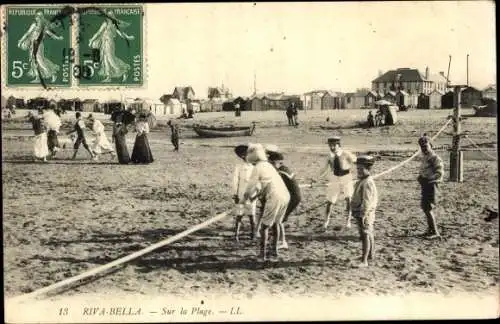 Ak Ouistreham Riva Bella Calvados, Sur la Plage