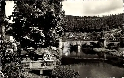 Ak Hirsau Calw im Schwarzwald, Gasthof Pension Schwanen, Terrasse, Flusspartie, Brücke