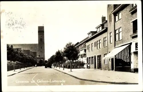 Ak Lutterade Geleen Limburg Niederlande, Straßenpartie, Kirche