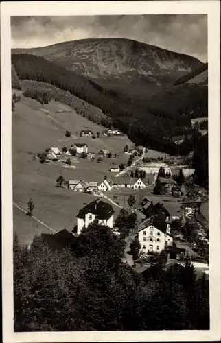 Ak Pec pod Sněžkou Petzer Riesengebirge Reg. Königgrätz, Teilansicht vom Ort, Brunnberg