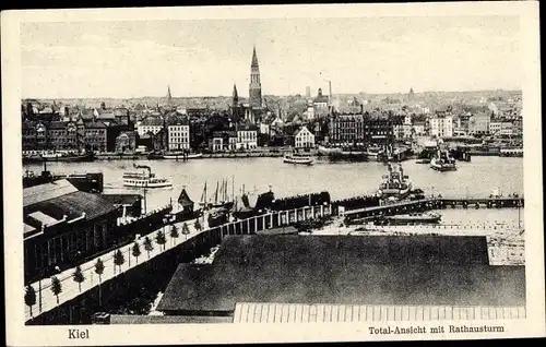 Ak Kiel an der Ostsee, Totalansicht mit Rathausturm