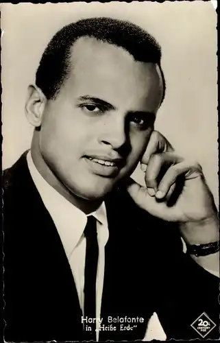 Ak Schauspieler Harry Belafonte, Portrait, Film Heiße Erde