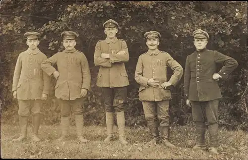 Foto Ak Deutsche Soldaten in Uniformen