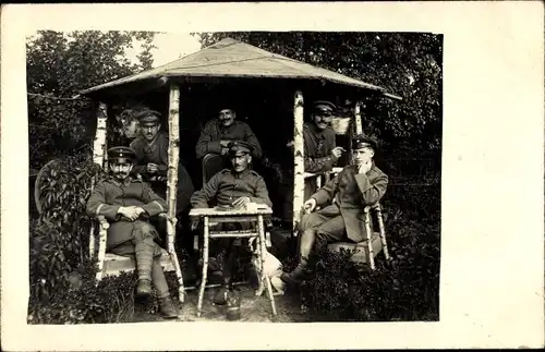 Foto Ak Deutsche Soldaten in Uniformen, Gruppenaufnahme, I WK