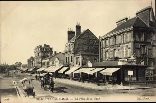 Ak Deauville sur Mer Calvados, La Place de la Gare, Hotel