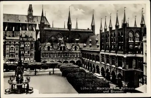 Ak Hansestadt Lübeck, Marktplatz, Brunnen, Rathaus