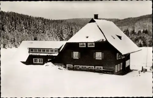 Ak Schönwald im Schwarzwald, Naturfreundehaus Küferhäusle, Winter