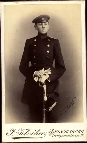 CdV Junger Mann in Uniform, Adel?