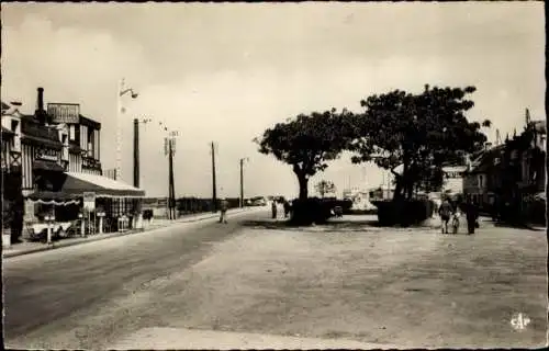 Ak Courseulles sur Mer Calvados, Place de Caen