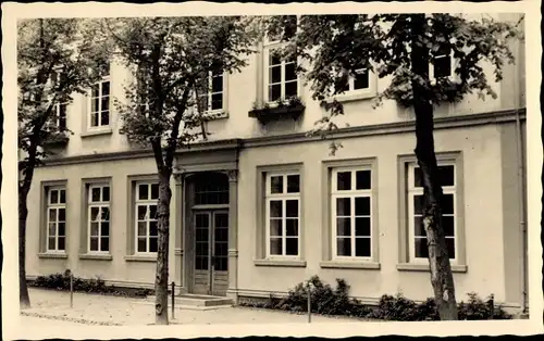 Foto Ak Neuenkirchen Melle, Gebäude, Blick auf den Eingang