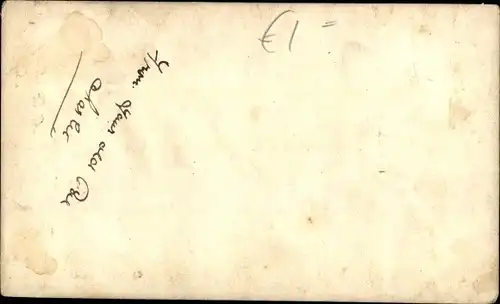 Foto Standportrait von einem Mann in weißer Uniform