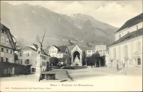 Ak Stans Kt. Nidwalden Schweiz, Dorfplatz mit Stanserhorn