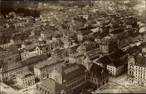 Ak La Chaux de Fonds Kanton Neuenburg, photographiée par Cerf-volant, Luftaufnahme