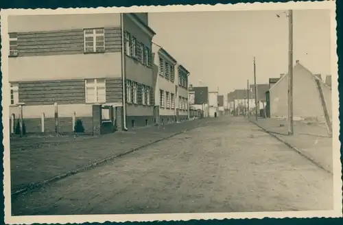 Foto Ak Piesteritz Lutherstadt Wittenberg, Straßenbau, Fertige Straße