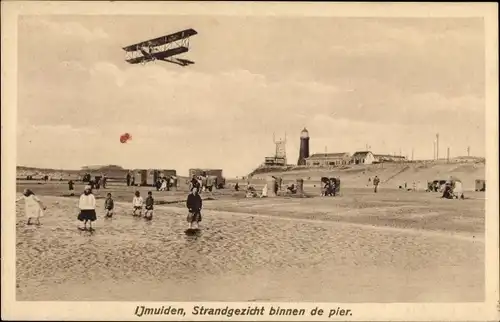 Ak Ijmuiden Velsen Nordholland Niederlande, Strandgezicht binnen de pier, Flugzeug, Leuchtturm