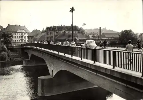 Ak Weißenfels im Burgenlandkreis, Brücke des Friedens, Straßenverkehr