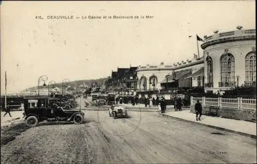 Ak Deauville Calvados, le Casino et le Boulevard de la Mer