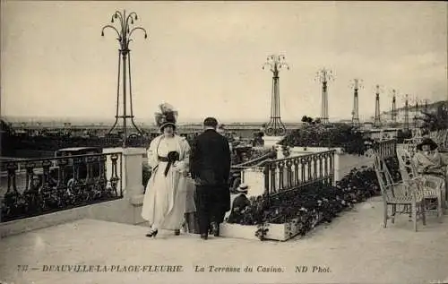 Ak Deauville Calvados, La Plage Fleurie, la Terrasse du Casino