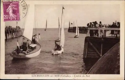 Ak Courseulles sur Mer Calvados, l' entrée du Port, Segeljollen, Zuschauer