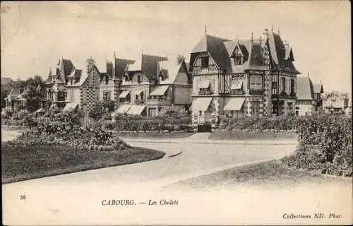 Ak Cabourg Calvados, les Chalets, Ensemble, Grünanlagen