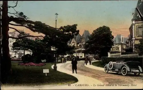 Ak Cabourg Calvados, le Grand Hôtel et le Normandy Hôtel