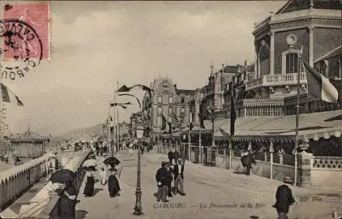 Ak Cabourg Calvados, la Promenade de la Mer, Spaziergänger