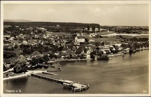 Ak Hagnau am Bodensee, Blick auf den Ort, Fliegeraufnahme